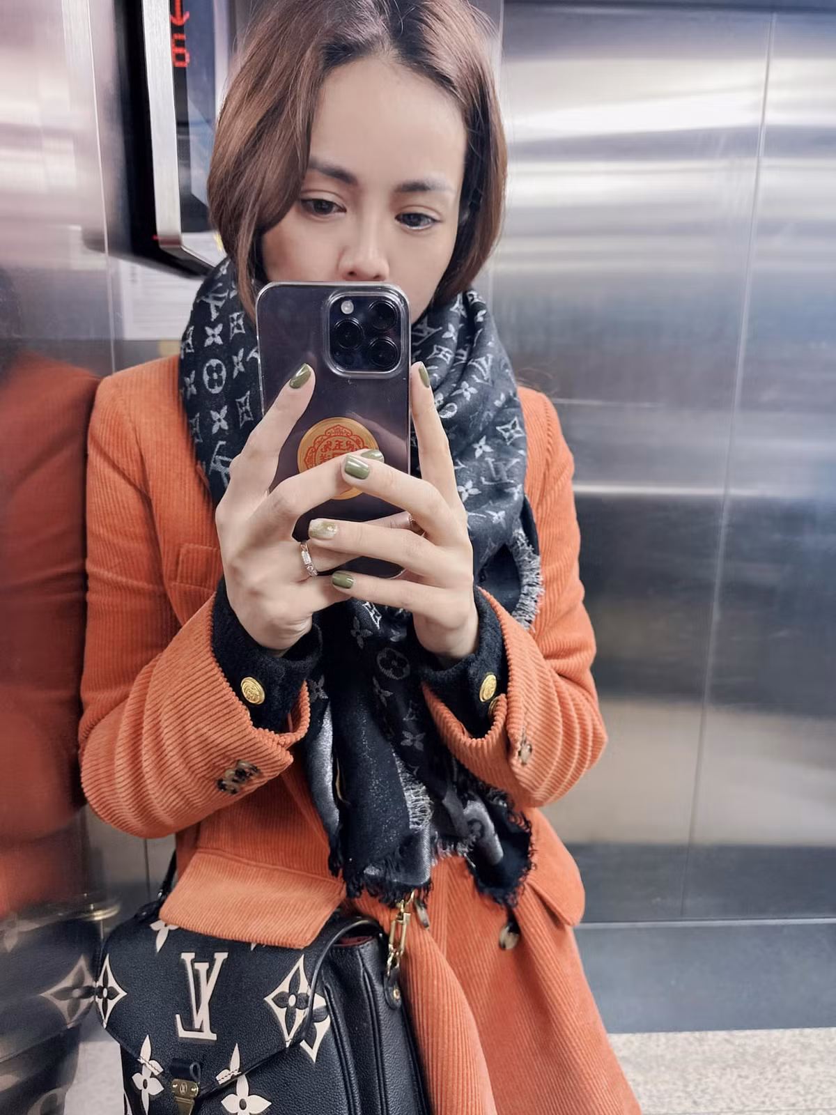 Chi Trung du xuan cung ban gai, Thieu Bao Trang quyen ru-Hinh-11