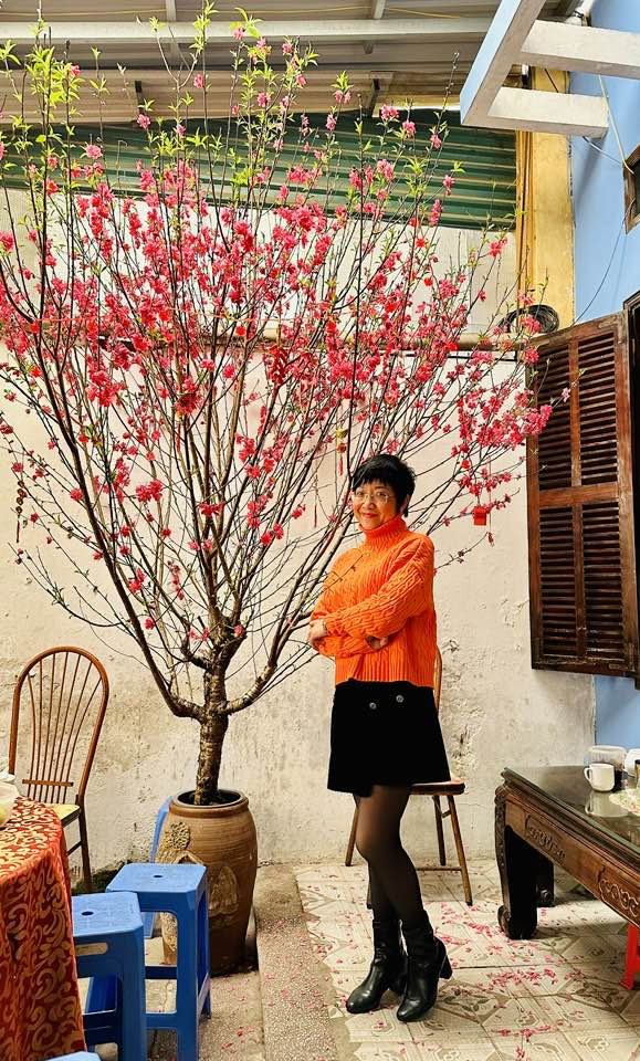 Chi Trung du xuan cung ban gai, Thieu Bao Trang quyen ru-Hinh-2