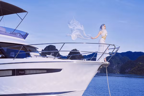 Phương Oanh cũng được gia đình chồng ủng hộ. Trước đó, trong một bài phỏng vấn với Ngôi sao, mẹ chồng Phương Oanh đã "giải oan" cho con dâu mới.