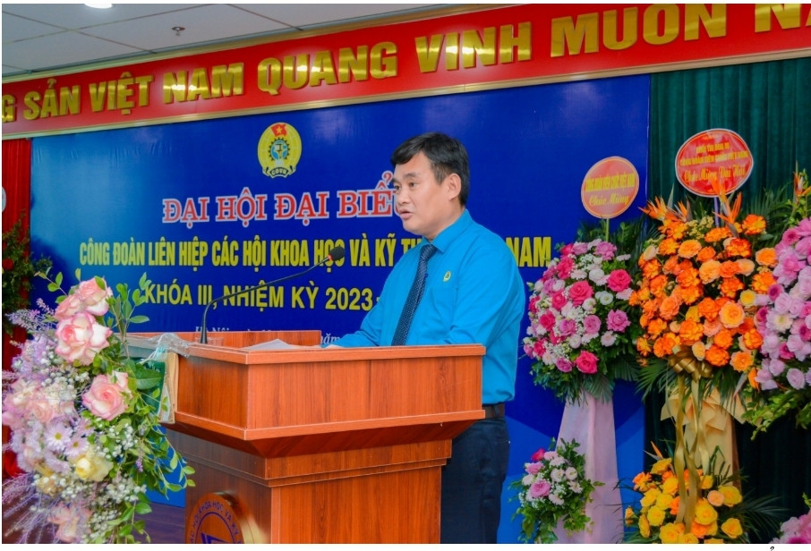 Dai hoi dai bieu Cong doan Lien hiep cac Hoi Viet Nam khoa III-Hinh-7