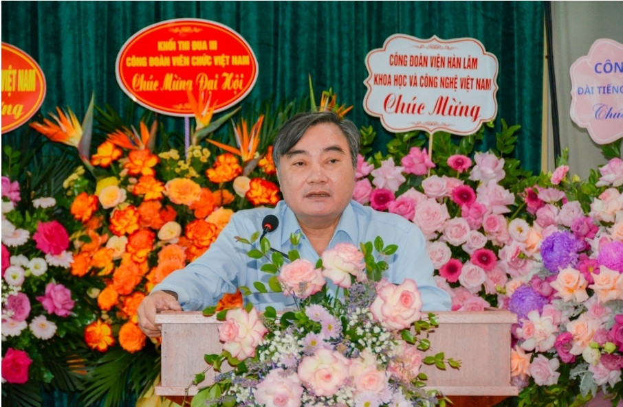 Dai hoi dai bieu Cong doan Lien hiep cac Hoi Viet Nam khoa III-Hinh-6