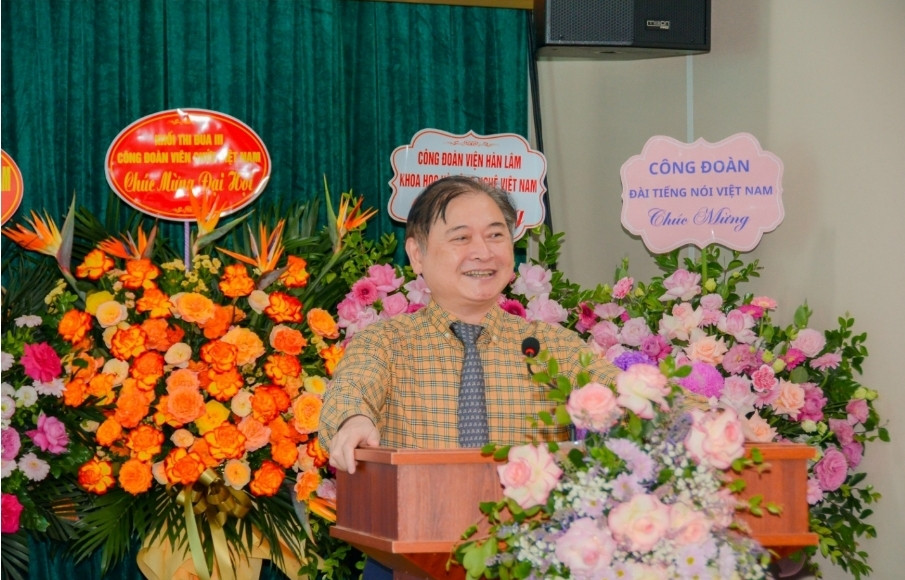 Dai hoi dai bieu Cong doan Lien hiep cac Hoi Viet Nam khoa III-Hinh-5