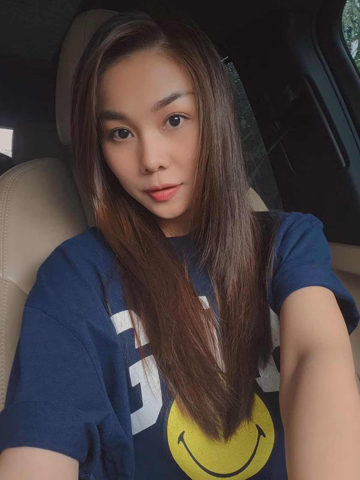 Siêu mẫu Thanh Hằng làm tóc đón Tết.