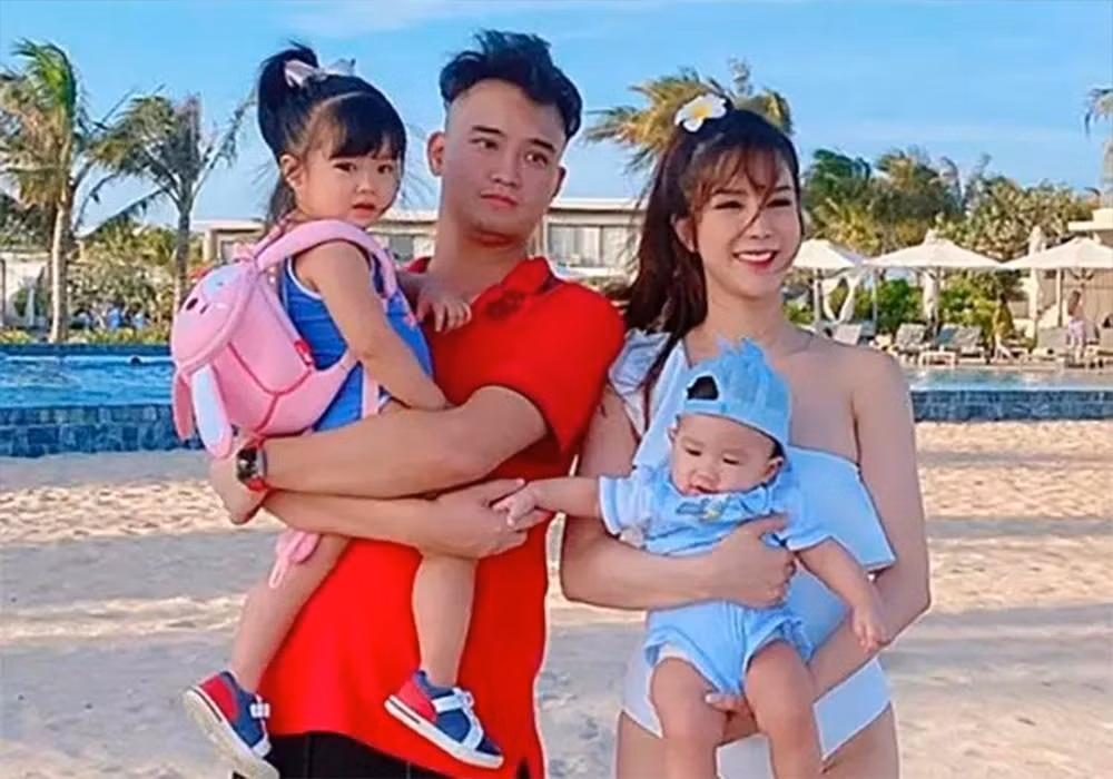 Diep Lam Anh va chong cu cung gianh quyen nuoi 2 con, toa hoan xu-Hinh-3