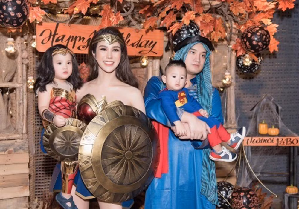 Diep Lam Anh va chong cu cung gianh quyen nuoi 2 con, toa hoan xu-Hinh-2