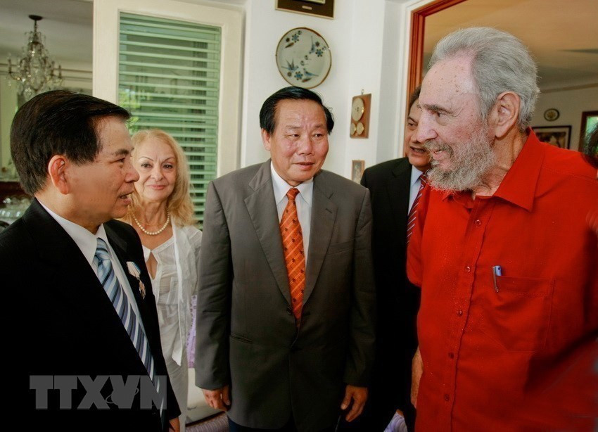 Ngày 28/9/2009, tại thủ đô La Habana, Lãnh tụ Fidel Castro tiếp Chủ tịch nước Nguyễn Minh Triết thăm hữu nghị chính thức Cuba. (Ảnh TTXVN phát).
