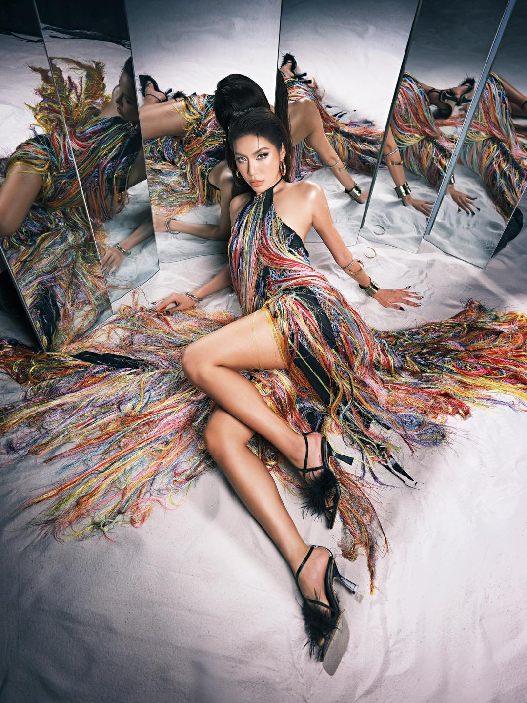 Siêu mẫu Minh Tú cảm ơn khán giả đã ủng hộ mình suốt thời gian qua. Cô hứa sẽ mang năng lượng tích cực đến khán giả.