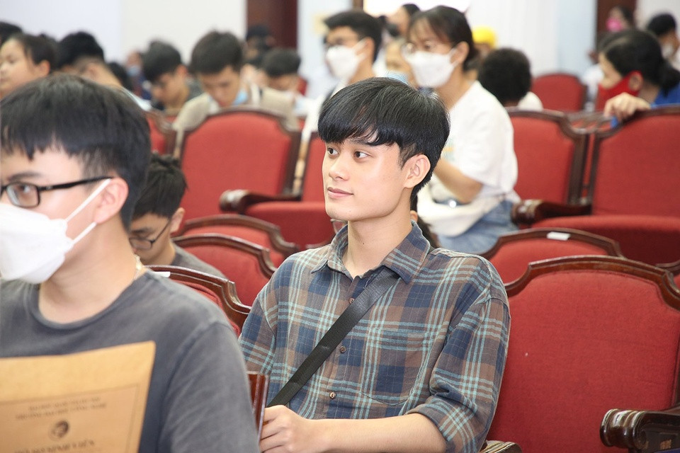 A khoa khoi A1 chia se cach lam bai trac nghiem mon Ly dat diem cao