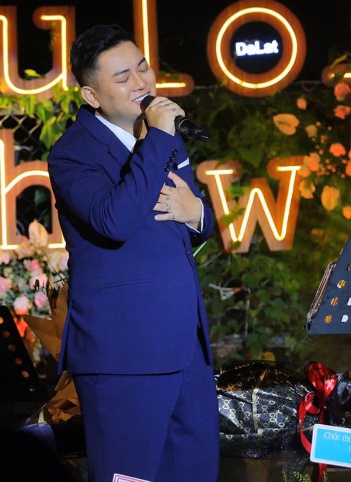 Hoài Lâm cho biết không đặng nặng việc cát-xê, đi hát chỉ vì mong muốn được thỏa mãn đam mê âm nhạc