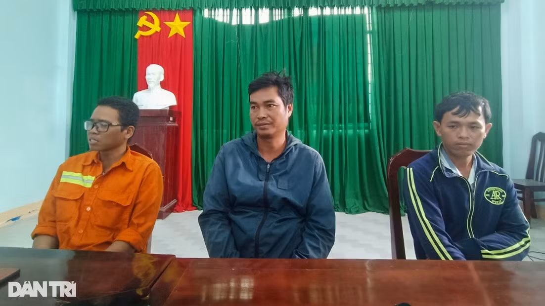 Những nhân chứng đầu tiên tham gia cứu hộ bé trai ở Đồng Tháp nói gì? ảnh 1