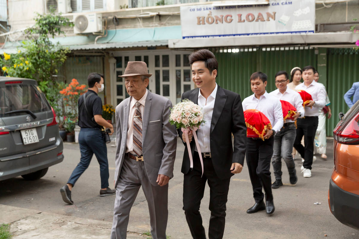 Bằng Cường tâm sự Bảo Anh là người chung thủy và thông minh. Nữ ca sĩ kém chồng 12 tuổi nhưng họ không có quá nhiều khác biệt trong tính cách. Đặc biệt, Bảo Anh là người kỹ tính và có thể bù đắp những thiếu sót cho Bằng Cường để cùng nhau phát triển. Nam ca sĩ cho biết từ ngày quen vợ, anh cầu tiến và cố gắng hơn.