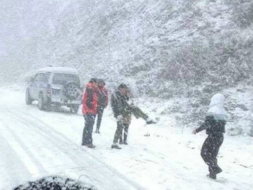 Tuyết rơi bất thường ở Sapa.