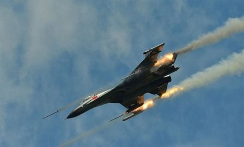 Chiến đấu cơ Trung Quốc tập trận bắn đạn thật.