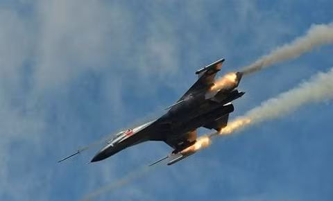 Chiến đấu cơ Trung Quốc tập trận bắn đạn thật.