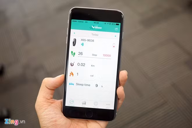 Để kết nối và cài đặt Vidonn X6S, người dùng cần tải ứng dụng Vidonn trên App Store, Google Play Store hoặc từ trang chủ của hãng. Trên ứng dụng này, người dùng có thể xem được các thông tin về sức khoẻ như số bước đi bộ mỗi ngày, số km đã di chuyển, lượng calo tiêu thụ, thời gian ngủ,...