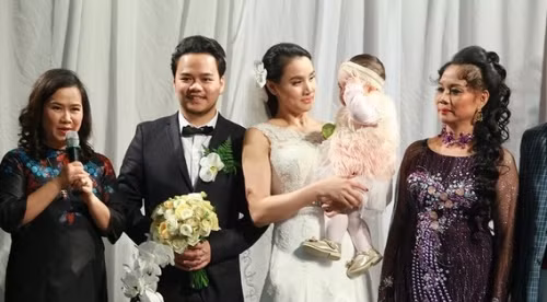 Vẻ đẹp quyền lực của mẹ chồng diễn viên Trang Nhung ảnh 3