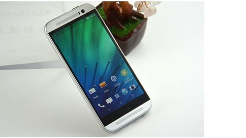  HTC One M8 vs HDC One M8. Thương hiệu HTC của Đài Loan cũng chứng kiến sản phẩm của mình bị ăn cắp ý tưởng. HDC One M8 thậm chí còn “trắng trợn” hơn nữa khi ngay từ cái tên cũng thay đổi rất ít so với “bản gốc”.