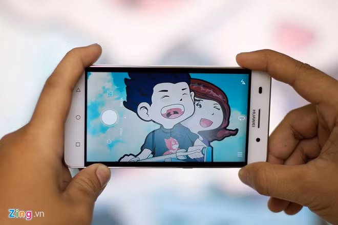 Máy ảnh trên G Play Mini cũng cho tốc độ bắt nét khá, hình ảnh sáng và cho độ chi tiết cao, dù tốc độ chụp còn chậm trong một vài tình huống.