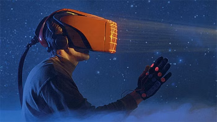  4. Công nghệ thực tế ảo (VR) vẫn giữ vững vị trí. Cho dù nhiều phiên bản VR vẫn đang ở giải đoạn thử nghiệm nhưng kính thực tế ảo cuối cùng đã sẵn sàng để đạt tới là những dòng công nghệ chủ đạo với các sản phẩm của Oculus Rift, Samsung, Yezz.