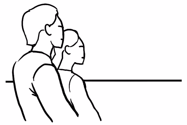 6. Một kiểu ảnh thể hiện tâm trạng và lãng mạn, rất tốt khi chụp ở ngoài trời với không gian mở ở hậu cảnh. Chụp từ một góc nghiêng nhẹ ở phía sau, chàng trai có thể ôm eo cô gái, hoặc hai người ôm tựa vào nhau. Hãy nhớ rằng bạn phải cách cặp đôi đủ xa để có thể nắm bắt được ánh mắt của mỗi người, nếu không bức ảnh sẽ dễ bị hỏng, trống rỗng.