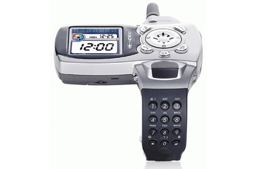 TELSON TWC 1150: Là chiếc điện thoại đồng hồ camera đầu tiên trên thế giới, TWC 1150 cho phép người sử dụng đeo chiếc điện thoại, xem hình ảnh trên màn hình LCD chống xước, độ phân giải cao 256K, cũng như cùng một lúc xem giờ trên đồng hồ đeo tay. Thời gian đàm thoại 100 phút và thời gian chờ 150 giờ.