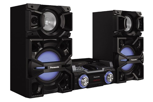  Panasonic: Dàn âm thanh HIFI Panasonic 2.0 SC-MAX 4000GS. Khả năng cộng hưởng vượt trội và âm trầm cực mạnh với Airquake Bass, loa siêu trầm 30cm và khuyếch đại ba lớp. Ngoài bộ nhớ trong (2GB) có thể chứa được 500 bài hát, DJ Jukebox phát nhạc từ bộ nhớ trong hoặc thiết bị USB với chế độ Mix Play. Ngoài ra, bạn có thể thao tác với danh sách nhạc và chơi theo yêu cầu thông qua ứng dụng Panasonic MAX Juke. Chức năng Karaoke với sáu hiệu ứng; công nghệ Blutooth không dây và kết nối NFC. Giá bán: 13,9 triệu đồng. 