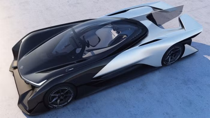  8. Ô tô kết nối Internet và tự lái. Xe tự lái tốt hơn chúng ta lái chăng? Các hãng sản xuất ô tô như KIA, Volkswagen, Faraday Future... dường như đang nghĩ thế khi họ giới thiệu tại CES 2016 toàn những chiếc xe tải và xe hơi tự lái với các chức năng thông minh.