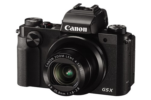  Canon: Máy ảnh Canon Powershot G5 X. Được trang bị ống ngắm EVF với độ nét cao và màn hình điều khiển LCD cảm ứng xoay lật, G5 X chính là chiếc máy ảnh du lịch cao cấp cho bạn tận hưởng sự tự do với mọi phong cách chụp hình. Với cảm biến hình ảnh 20,2 megapixel 1,0 inch, bộ xử lý DIGIC 6, khẩu độ f/1.8-2.8 và ống zoom 4.2x, chiếc máy ảnh này đã đánh bật mọi máy ảnh smartphone về mặt chất lượng hình ảnh. Giá bán: 17,9 triệu đồng 