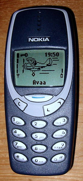 Nokia 3310 là một trong những dòng điện thoại di động bán chạy nhất mọi thời đại với trò chơi Snake tiêu biểu cùng độ bền cực đỉnh.