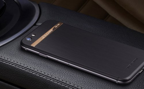 Gresso Regal có một cấu tạo khá độc đáo với một bản lề và hệ thống từ tính thông minh giúp đóng mở dễ dàng chỉ với một thao tác. Sản phẩm đạt độ tối ưu cho người dùng khi thao tác với các phím cứng trên iPhone. Số lượng sản phẩm chỉ có hạn với 999 đơn vị sẽ được bán ra trên toàn cầu. 