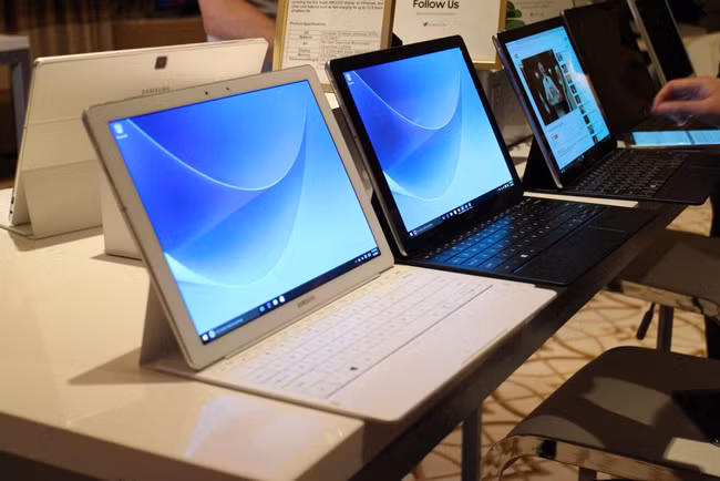 Chiếc tablet này sẽ có màu sắc đen và trắng, và có mặt trên toàn cầu bắt đầu từ tháng 2 năm 2016.