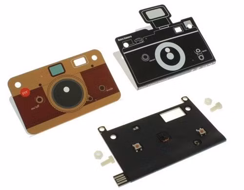 Về chất lượng hình ảnh và video, rõ ràng Retro không dành cho dân chuyên nghiệp. Tuy nhiên, với trọng lượng chỉ43g, những bức hình và video củaRetro không phải là quá tồi với độ phân giải 1.280 x 1.024 pixels, trong khi video có thể được quay với chất lượng 720 x 480 pixels ở tốc độ 30 khung hình/giây.