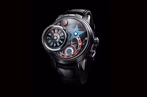  6. Harry Winston Opus 14 - Giá: 430.000 USD. Được ra mắt tại Đức vào cuối tháng 10 năm 2015, mẫu đồng hồ Harry Winston Opus 14 với nghệ thuật cơ khí đỉnh cao và sáng tạo độc đáo để đem lại khả năng trình diễn ngoạn mục bởi các chuyển động động là kết quả của sự hợp tác toàn diện giữa hai bậc thầy đồng hồ độc lập là Franck Orny và Johnny Giradin. Chỉ có đúng 140 chiếc đồng hồ Harry Winston Opus 14 được sản xuất và lắp ráp với vàng trắng và sapphire trên mặt. Mỗi chiếc trị giá 430.000 USD. 