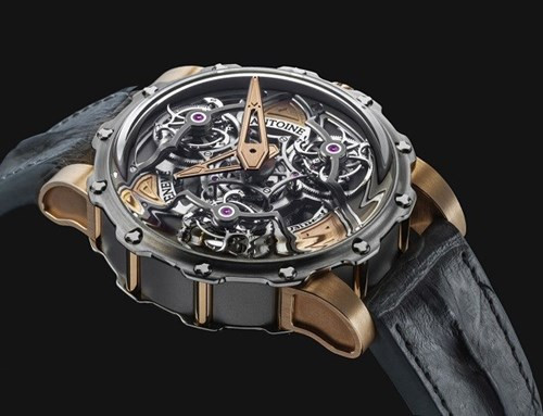  3. Antoine Preziuso ‘Tourbillon of Tourbillons’ Triple Tourbillon - Giá: 400.000 USD. Sở hữu thiết kế độc đáo, lạ mắt, không phải ai cũng hiểu được, chiếc đồng hồ Tourbillon of Tourbillons do Antoine Preziuso chế tác chính là siêu phẩm đã giành giải thưởng sáng tạo tại triển lãm SalonQP 2015, diễn ra tại Anh hồi tháng 11 vừa qua. Tourbillon of Tourbillons có sẵn với hai phiên bản nạm kim cương và không có kim cương. Phiên bản không kim cương có giá 320.000USD (&gt; 7,2 tỷ đồng), và 420.000 USD (&gt; 9,4 tỷ đồng) cho phiên bản nạm kim cương. 