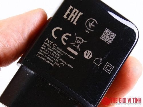 Adaptor đi kèm hỗ trợ mức điện thế 5V, 1,5A. Hiện tại, HTC One A9 có giá bán ở mức 11,59 triệu đồng.
