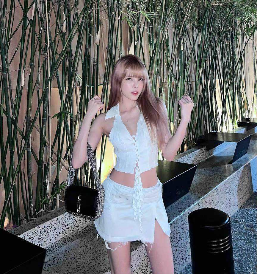 Thiều Bảo Trâm học mẹo che chắn để tránh hớ hênh Thieu Bao Tram hoc meo che chan de tranh ho henh