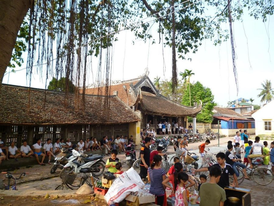 Đình cổ Hữu Bằng và chuyện bốn nhà nho xử tội toán cướp - Hình 5 Dinh co Huu Bang va chuyen bon nha nho xu toi toan cuop-Hinh-5