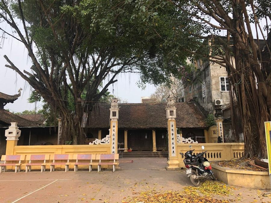 Đình cổ Hữu Bằng và chuyện bốn nhà nho xử tội toán cướp Dinh co Huu Bang va chuyen bon nha nho xu toi toan cuop