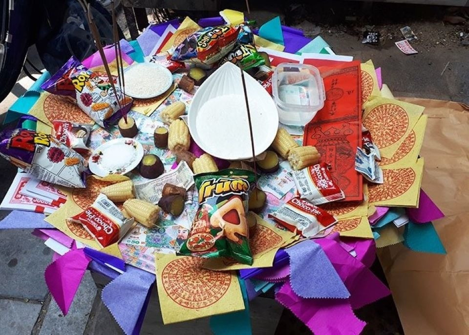 Tháng cô hồn: Cúng xá tội vong nhân vào ngày nào tốt nhất? - Hình 3 Thang co hon: Cung xa toi vong nhan vao ngay nao tot nhat?-Hinh-3