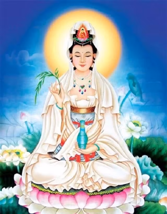 Bức tượng luôn đặt trên đầu của Quan Âm Bồ Tát có gì đặc biệt? - Hình 2 Buc tuong luon dat tren dau cua Quan Am Bo Tat co gi dac biet?-Hinh-2