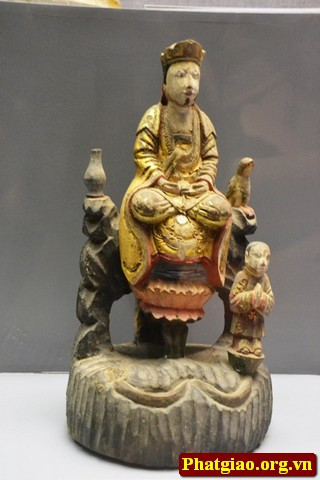 Quan Âm Thủ quyền bằng gốm men xanh đồng, đầu thế kỷ XX.