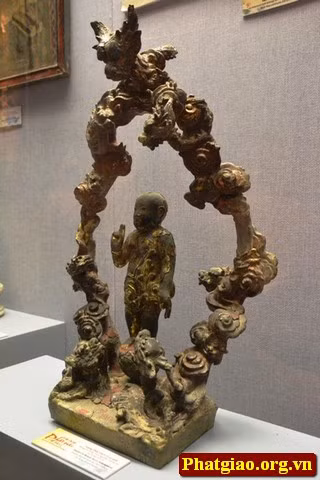 Tượng Phật Thích ca, bằng đồng sơn, thời Nguyễn, thế kỷ XIX.