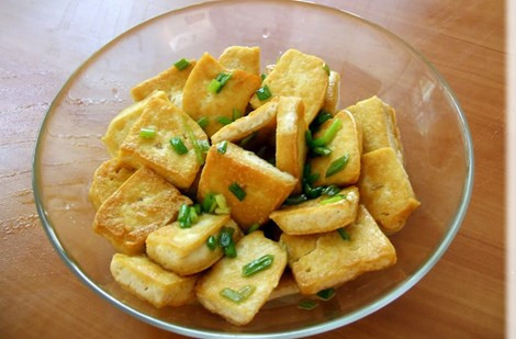 Đậu phụ tẩm hành.