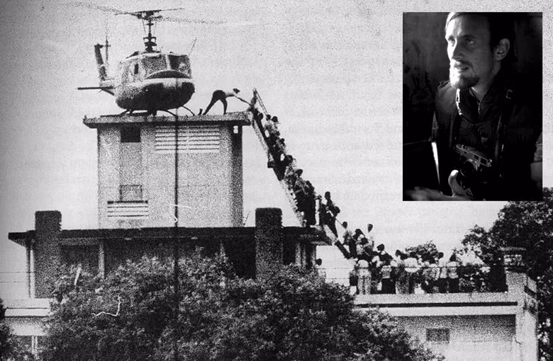  Hubert van Es (1941 - 2009) là một nhiếp ảnh gia người Hà Lan có mặt tại Việt Nam để làm việc cho hãng thông tấn và United Press International (UPI) vào năm 1975, thời điểm cuộc chiến đã đến hồi kết. Ông là người đã thực hiện bức ảnh nổi tiếng ngày 29/4/1975, ghi lại cảnh đám đông di tản chen nhau lên một máy bay trực thăng đậu trên nóc một tòa nhà của CIA tại Sài Gòn.