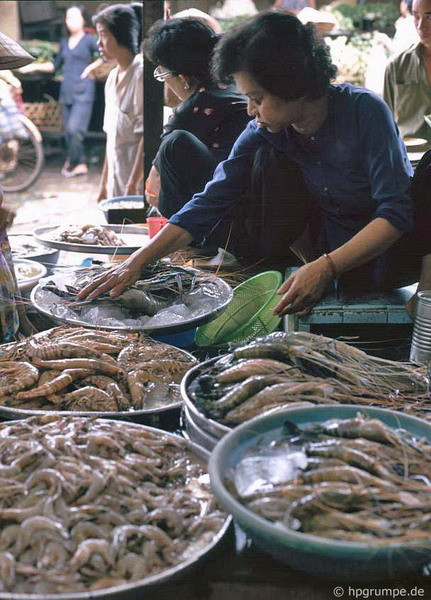 Thủy hải sản các loại.