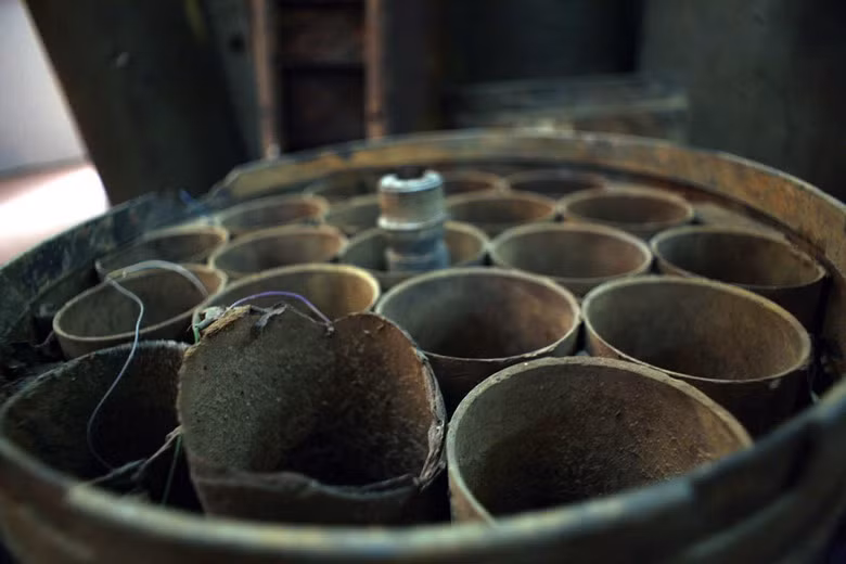  Dàn ống phóng đạn đinh rocket. 