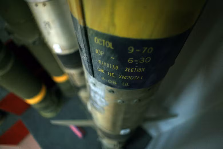  Những ký hiệu trên tên lửa TOW 148mm. 