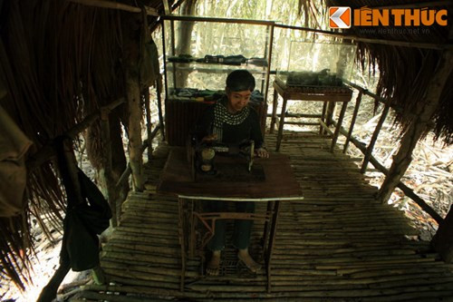 Xưởng may là nơi sản xuất và sửa chữa quân trang cho các chiến sĩ.