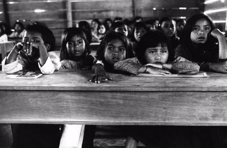  Một lớp học dành cho người Thượng gần biên giới Campuchia. 