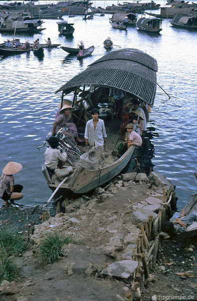 Một chuyến đò ngang.